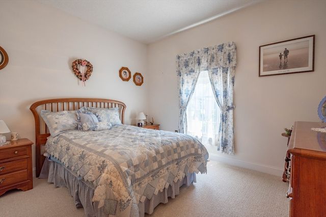38 Holly Ln 38, Dracut, MA 01826
