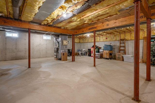 38 Holly Ln 38, Dracut, MA 01826
