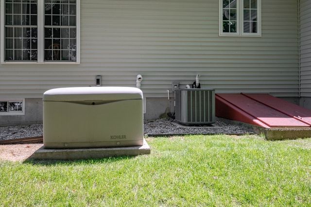 38 Holly Ln 38, Dracut, MA 01826