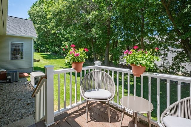 38 Holly Ln 38, Dracut, MA 01826