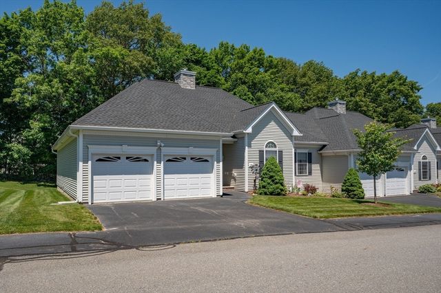 38 Holly Ln 38, Dracut, MA 01826
