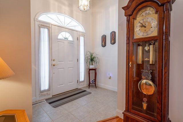 38 Holly Ln 38, Dracut, MA 01826