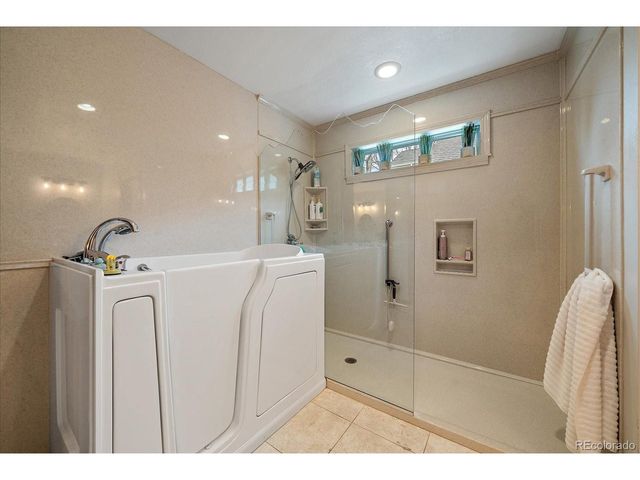 7943 S Olive Ct, Centennial, CO 80112