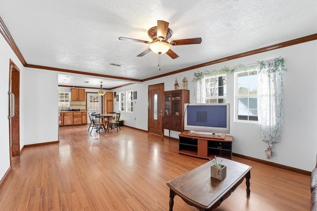 370 County Road 1333, Liberty, TX 77575