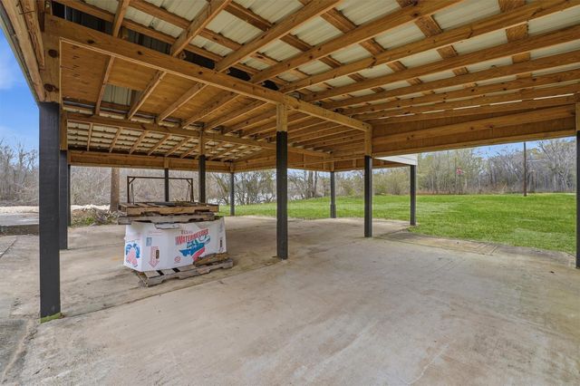 370 County Road 1333, Liberty, TX 77575