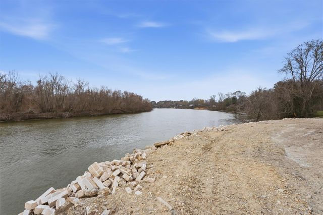 370 County Road 1333, Liberty, TX 77575