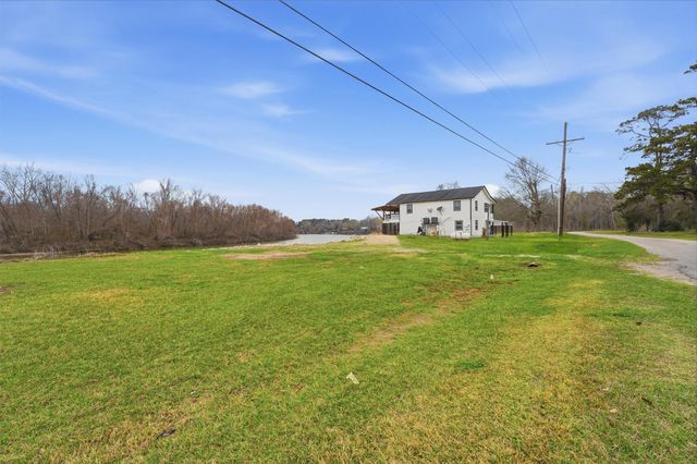 370 County Road 1333, Liberty, TX 77575