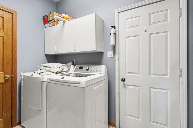 2208 Stori Lane, Valparaiso, IN 46383