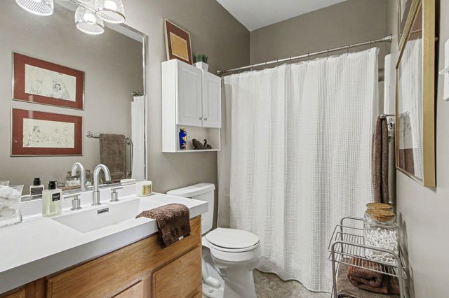 2208 Stori Lane, Valparaiso, IN 46383