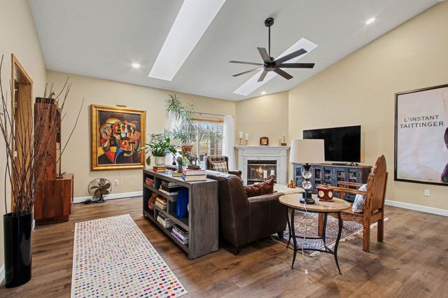 2208 Stori Lane, Valparaiso, IN 46383