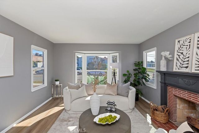 1905 W 115th, Los Angeles, CA 90047