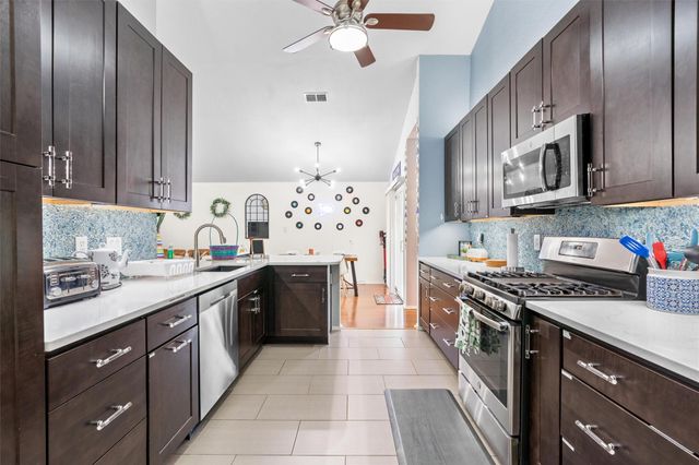 512 Edwards DR, Round Rock, TX 78664