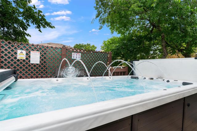 512 Edwards DR, Round Rock, TX 78664