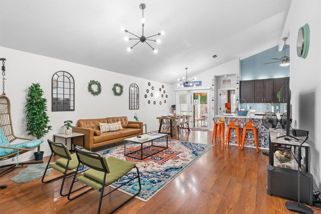 512 Edwards DR, Round Rock, TX 78664