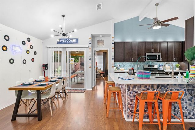 512 Edwards DR, Round Rock, TX 78664