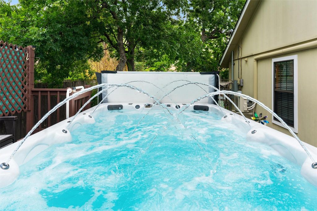 512 Edwards DR, Round Rock, TX 78664