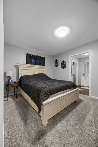 1213 Raney St, Hiawatha, IA 52233