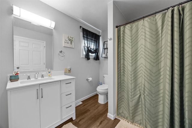 1213 Raney St, Hiawatha, IA 52233