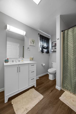 1213 Raney St, Hiawatha, IA 52233