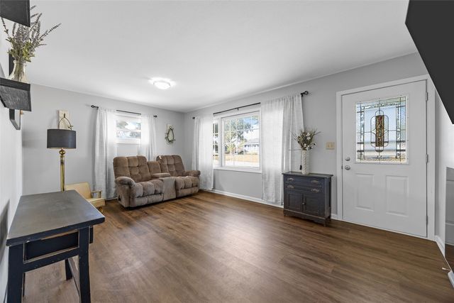 1213 Raney St, Hiawatha, IA 52233