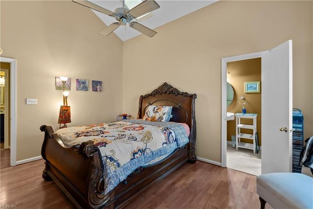 5 Salt Marsh Quay Apt F, Hampton, VA 23666