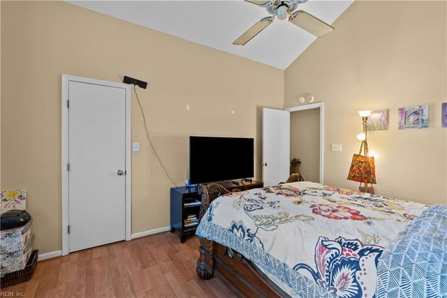 5 Salt Marsh Quay Apt F, Hampton, VA 23666