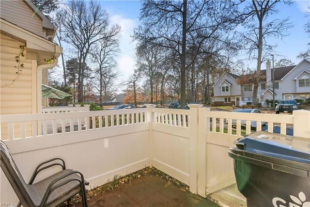 5 Salt Marsh Quay Apt F, Hampton, VA 23666