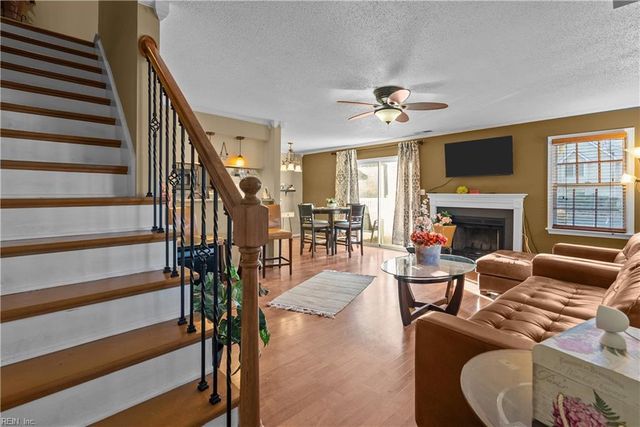 5 Salt Marsh Quay Apt F, Hampton, VA 23666