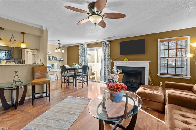 5 Salt Marsh Quay Apt F, Hampton, VA 23666