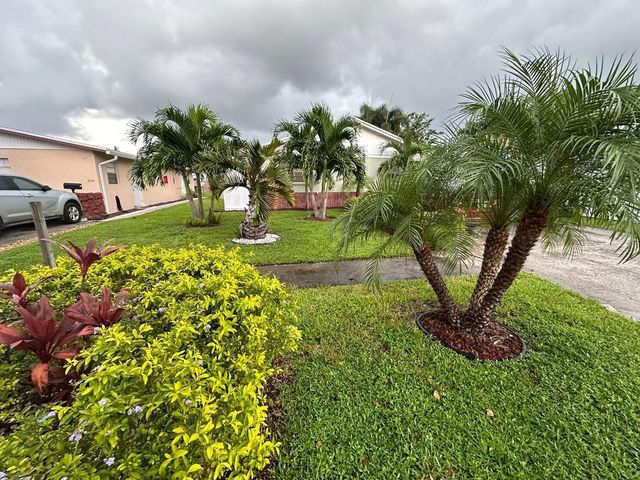 523 Colonial Road A - B, West Palm Beach, FL 33405