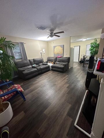 523 Colonial Road A - B, West Palm Beach, FL 33405