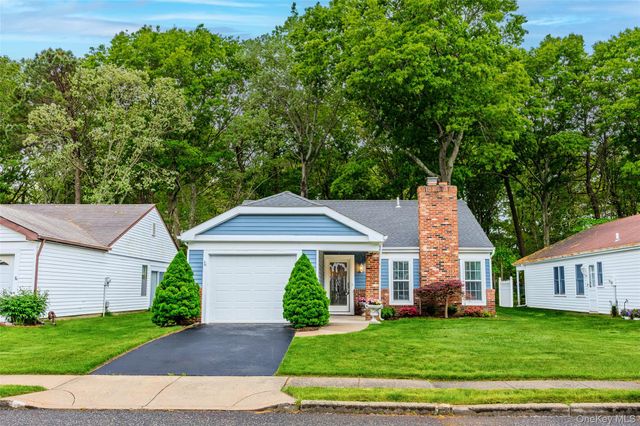 220 Belfast Lane, Ridge, NY 11961
