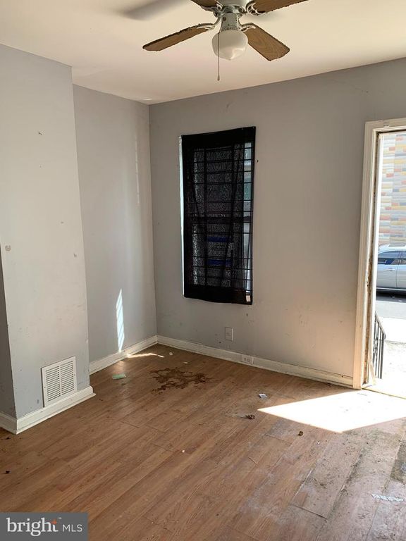 Image 4 of property listing at 1910 WILHELM ST, Baltimore, MD 21223