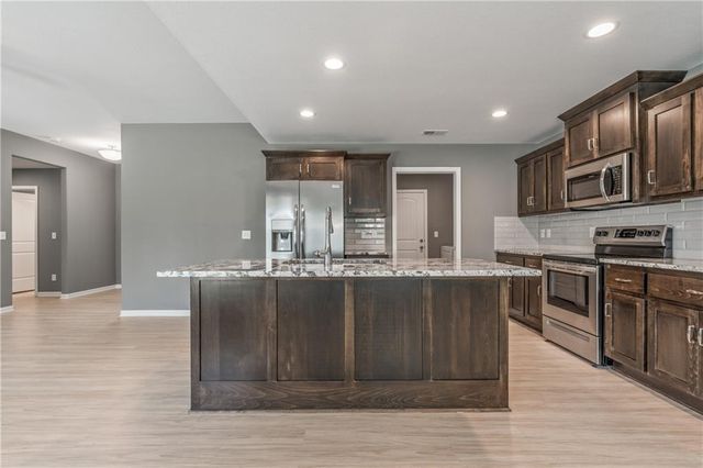 116 N Sivley Street, Peculiar, MO 64078