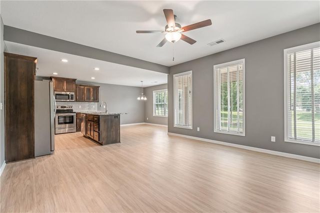 116 N Sivley Street, Peculiar, MO 64078