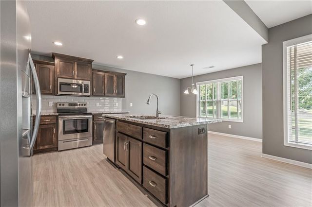 116 N Sivley Street, Peculiar, MO 64078