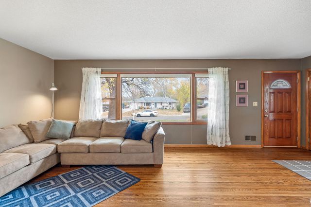 9227 W 22nd Lane, Saint Louis Park, MN 55426