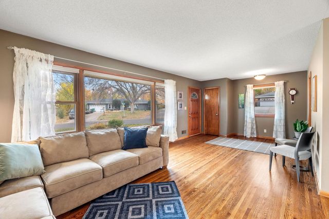 9227 W 22nd Lane, Saint Louis Park, MN 55426