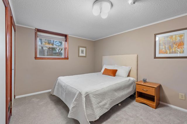 9227 W 22nd Lane, Saint Louis Park, MN 55426