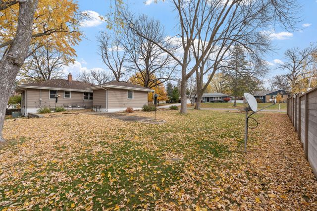 9227 W 22nd Lane, Saint Louis Park, MN 55426