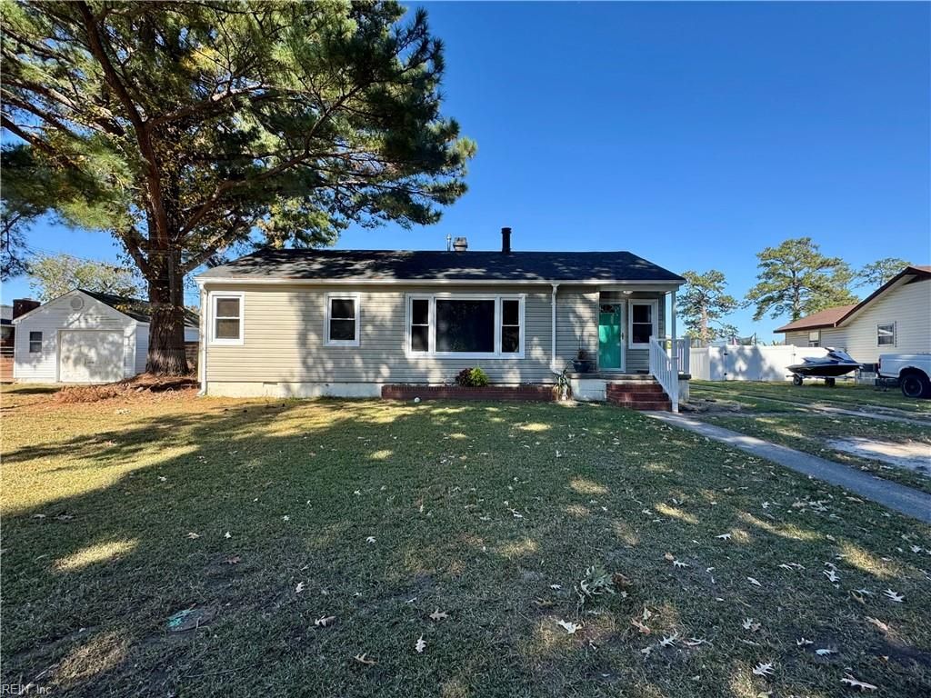 1 Warren DR, Portsmouth, VA 23701