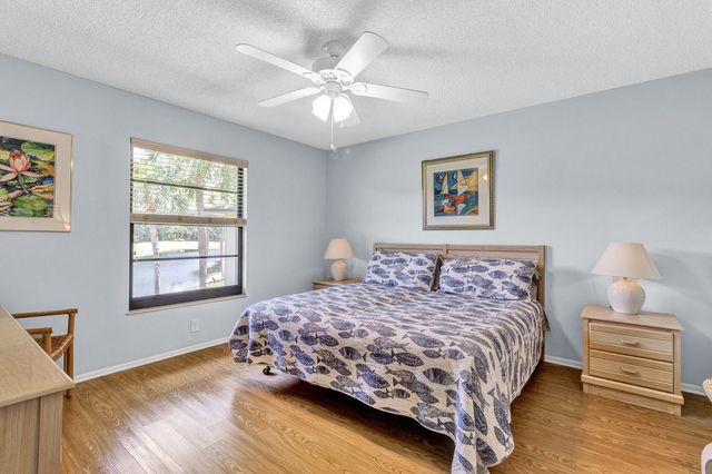 18 Plantation Drive 206, Vero Beach, FL 32966