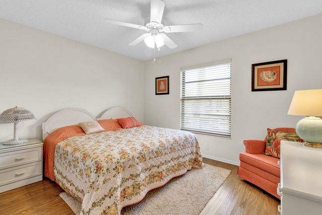 18 Plantation Drive 206, Vero Beach, FL 32966