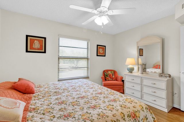 18 Plantation Drive 206, Vero Beach, FL 32966