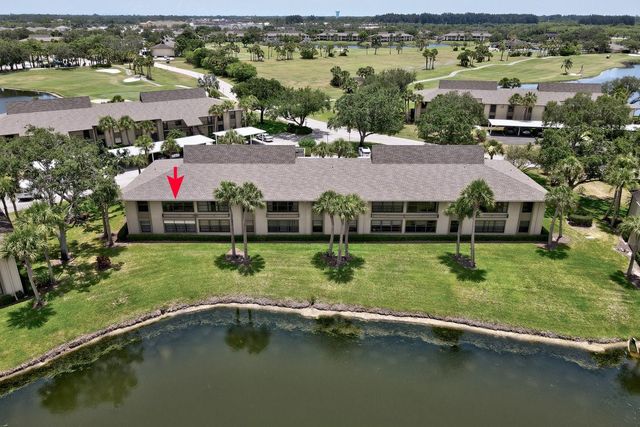 18 Plantation Drive 206, Vero Beach, FL 32966