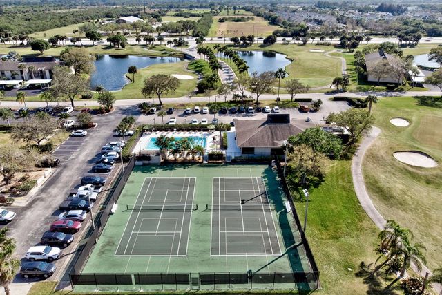 18 Plantation Drive 206, Vero Beach, FL 32966