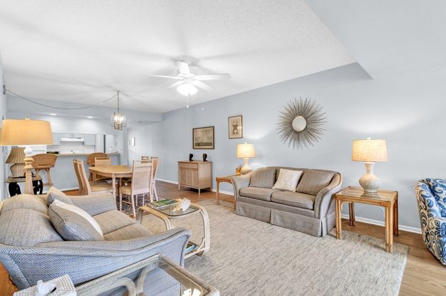 18 Plantation Drive 206, Vero Beach, FL 32966