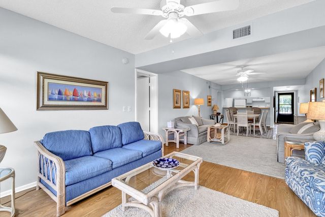 18 Plantation Drive 206, Vero Beach, FL 32966