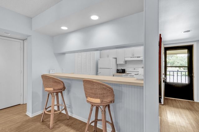 18 Plantation Drive 206, Vero Beach, FL 32966