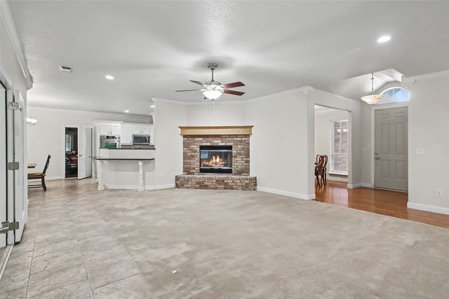 1984 Sunflower Road, Paradise, TX 76073
